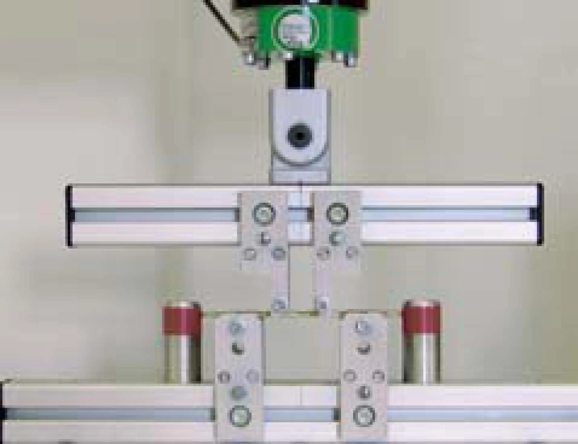 Osteosynthesis test setup for ASTM F382 and ASTM F3437 used by Questmed GmbH